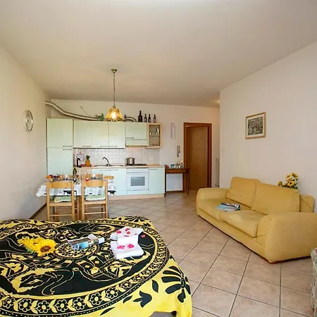 Sleeps 5 Pool * Manerba del Garda