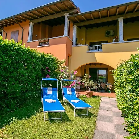 Sleeps 5 Pool * Manerba del Garda