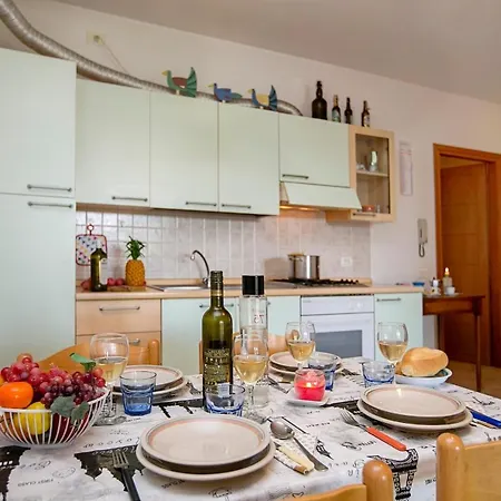 Sleeps 5 Pool Appartement