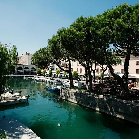 Sleeps 5 Pool Appartement *