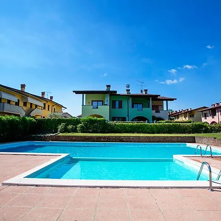 Sleeps 5 Pool