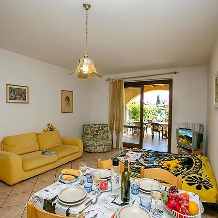 Sleeps 5 Pool Appartement *